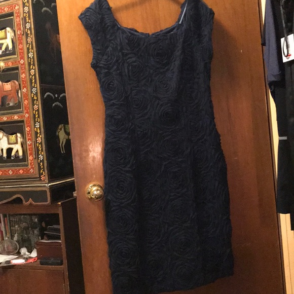 Dress - Picture 1 of 4